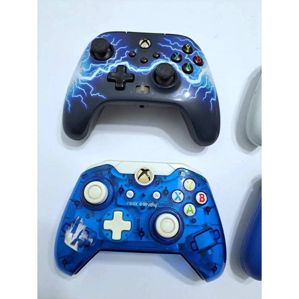 Xbox One Controllers Lot of 4 Not Tested White Blue